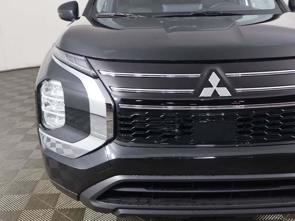New 2026 Mitsubishi Outlander ES FWD image 12