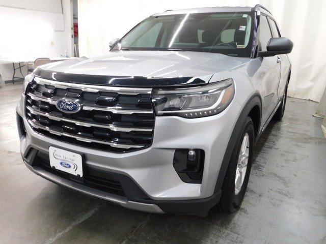 Used 2025 Ford Explorer Active w/ Active Comfort Package image 8