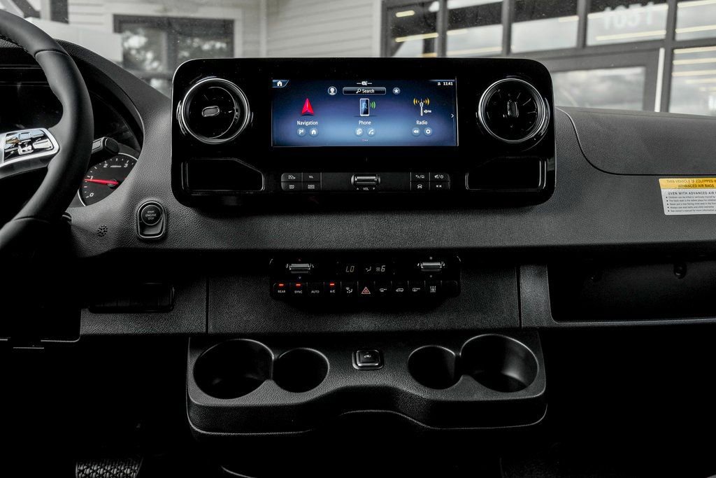 Used 2025 Mercedes-Benz Sprinter 2500 image 21