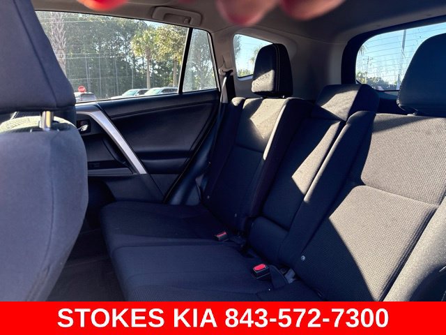 Used 2017 Toyota RAV4 XLE FWD image 12