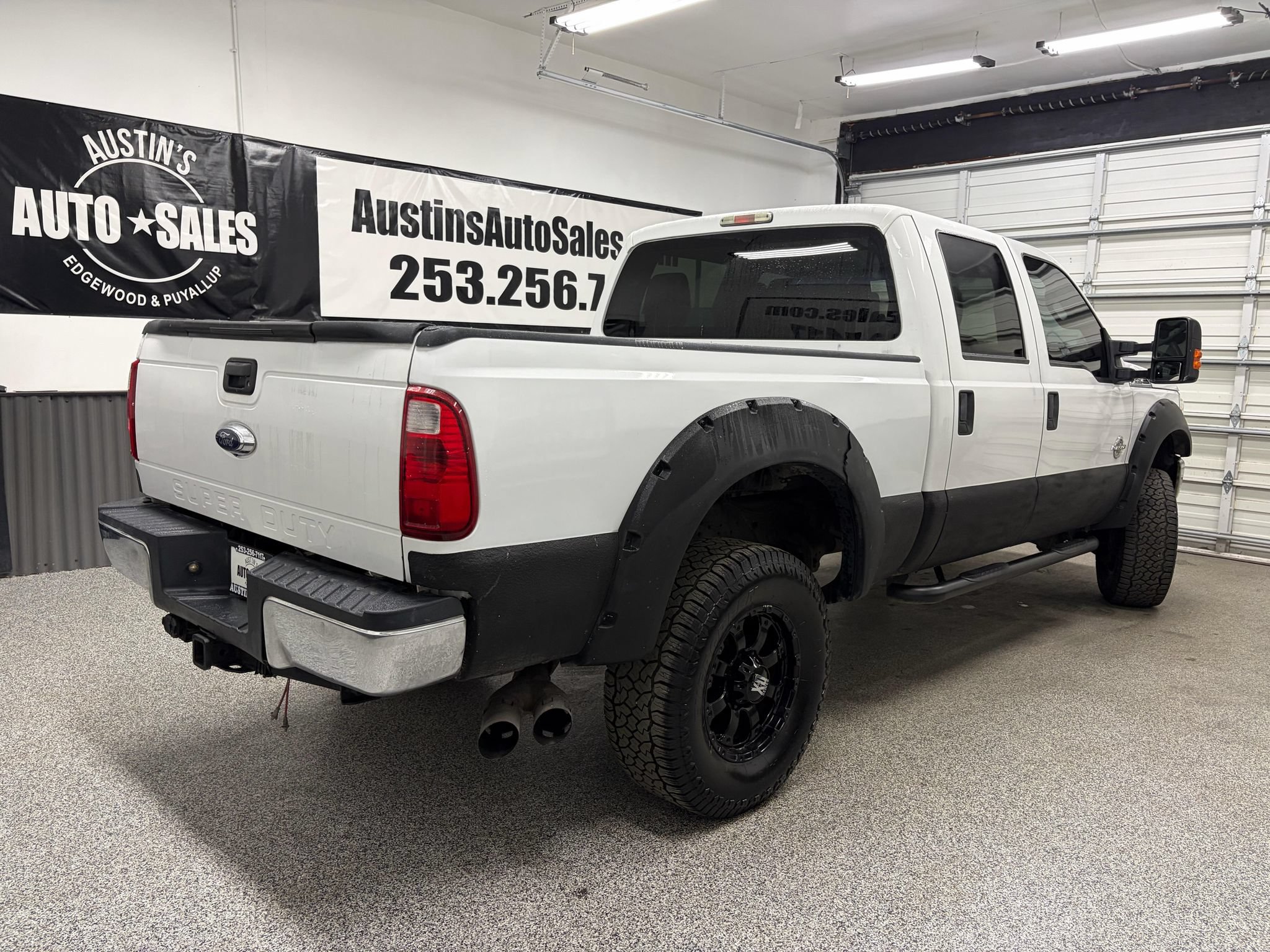 Used 2016 Ford F250 XLT AWD/4WD image 3