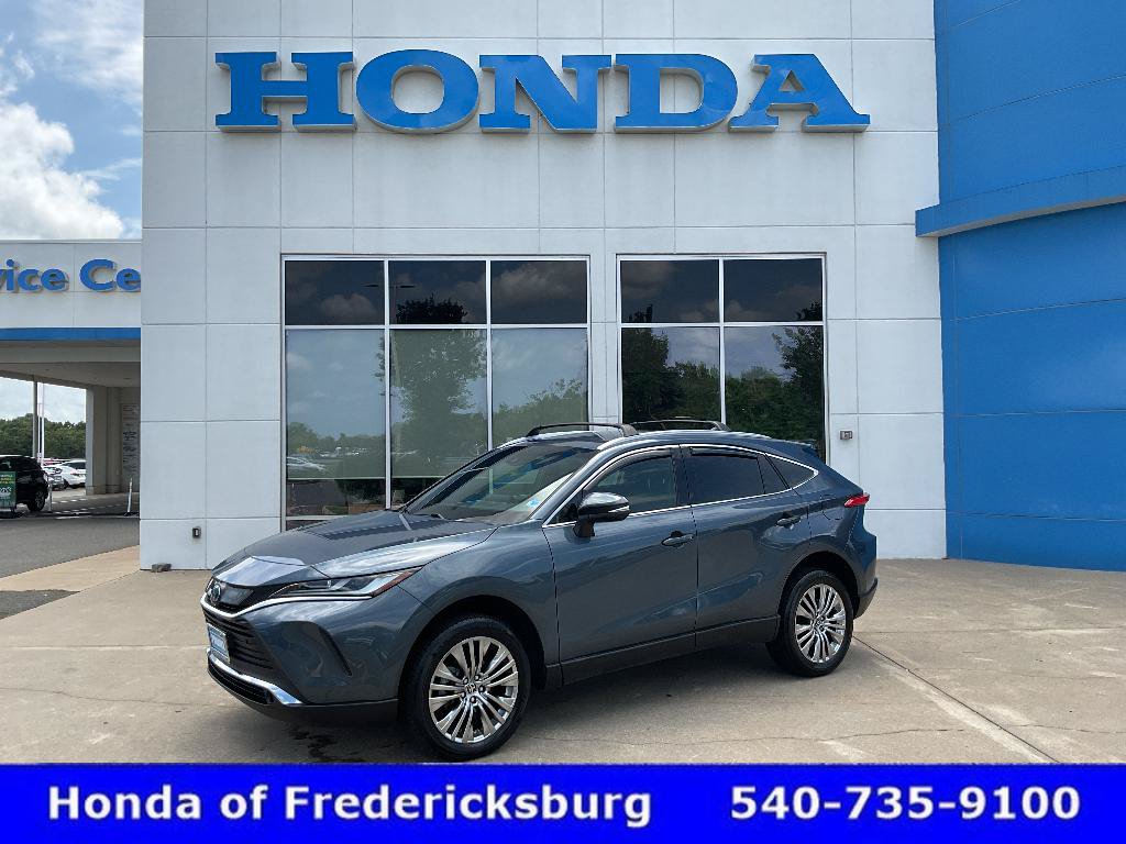 Used 2022 Toyota Venza XLE AWD/4WD video 1