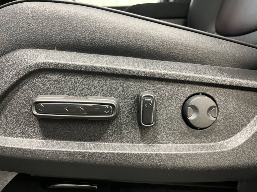 New 2026 Honda Pilot Black Edition image 13