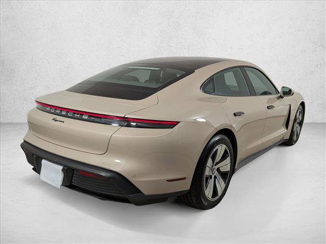 Used 2022 Porsche Taycan image 9