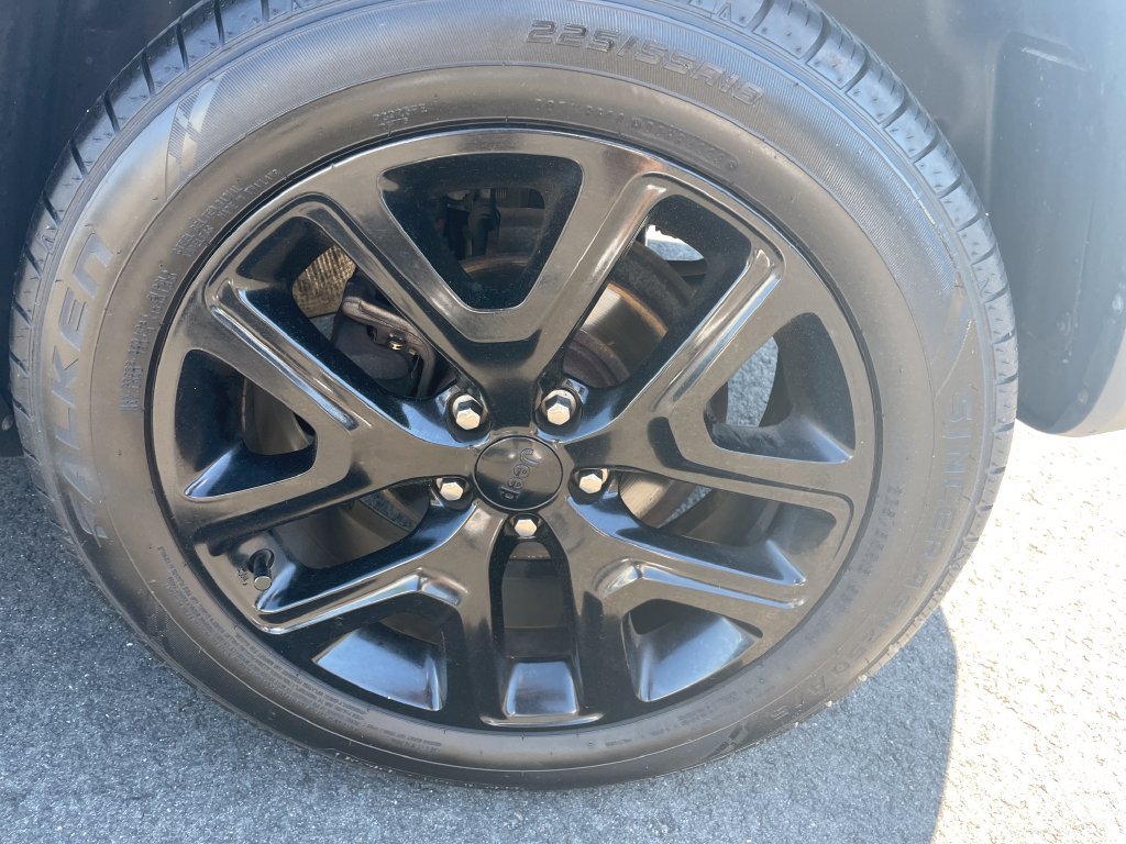 Certified 2017 Jeep Renegade Altitude AWD/4WD image 31
