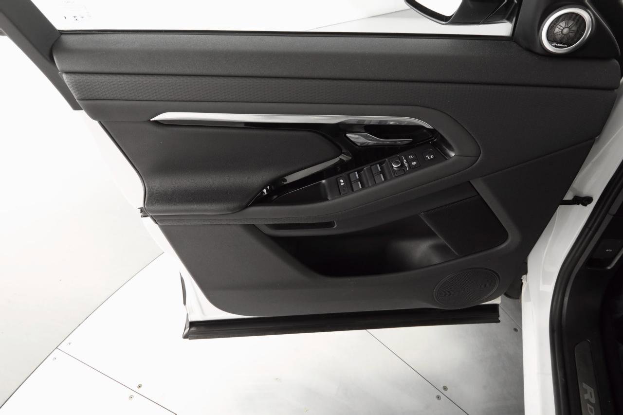 Used 2022 Land Rover Range Rover Evoque R-Dynamic S image 18