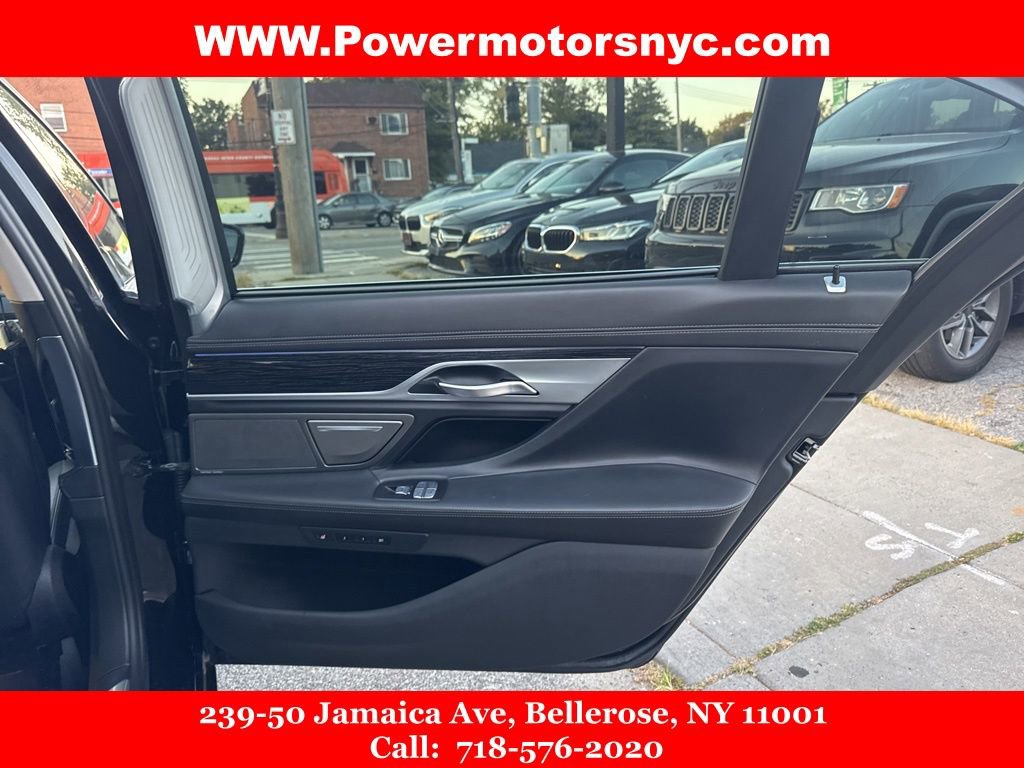 Used 2020 BMW 750i xDrive w/ Executive Package image 18