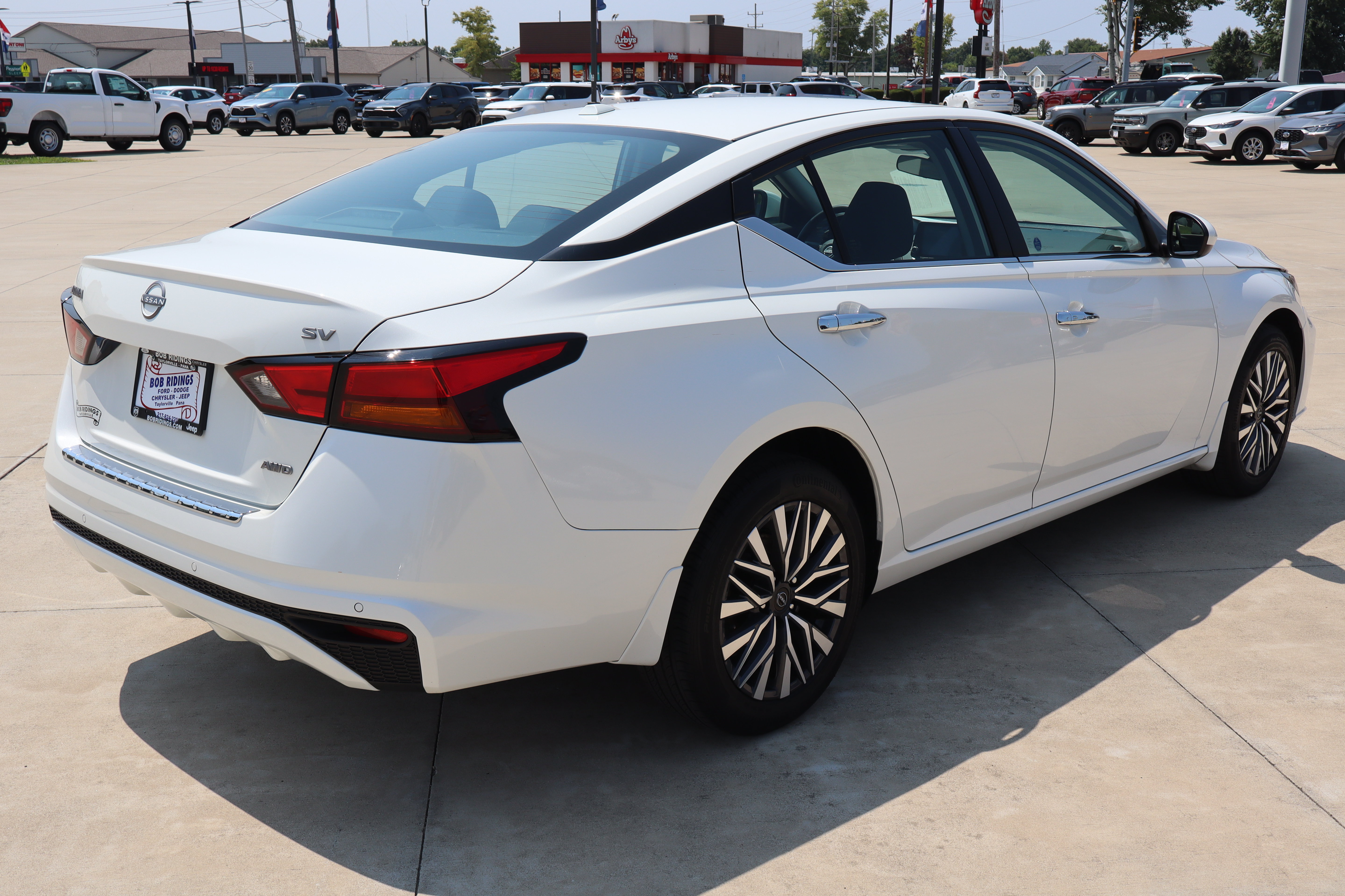 Used 2023 Nissan Altima 2.5 SV AWD/4WD image 5