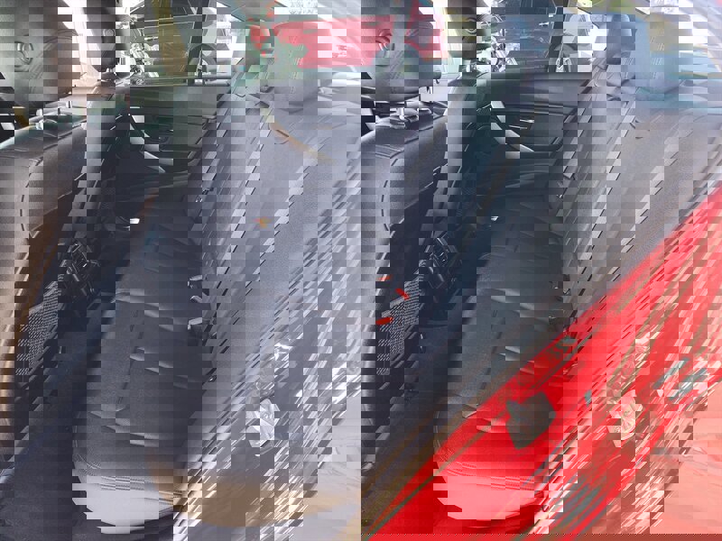 Used 2018 BMW 320i Sedan w/ Convenience Package image 69