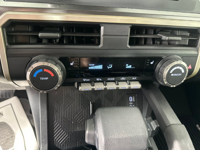 Used 2025 Toyota Tacoma SR5 AWD/4WD image 17