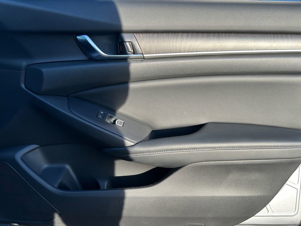 Used 2018 Honda Accord EX-L image 25