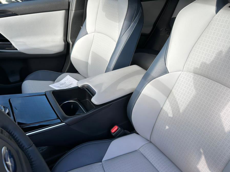 Used 2023 Subaru Solterra AWD image 18