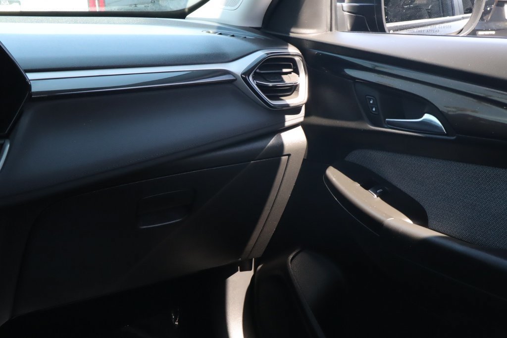 Used 2025 Chevrolet TrailBlazer LS w/ LS Convenience Package FWD image 30