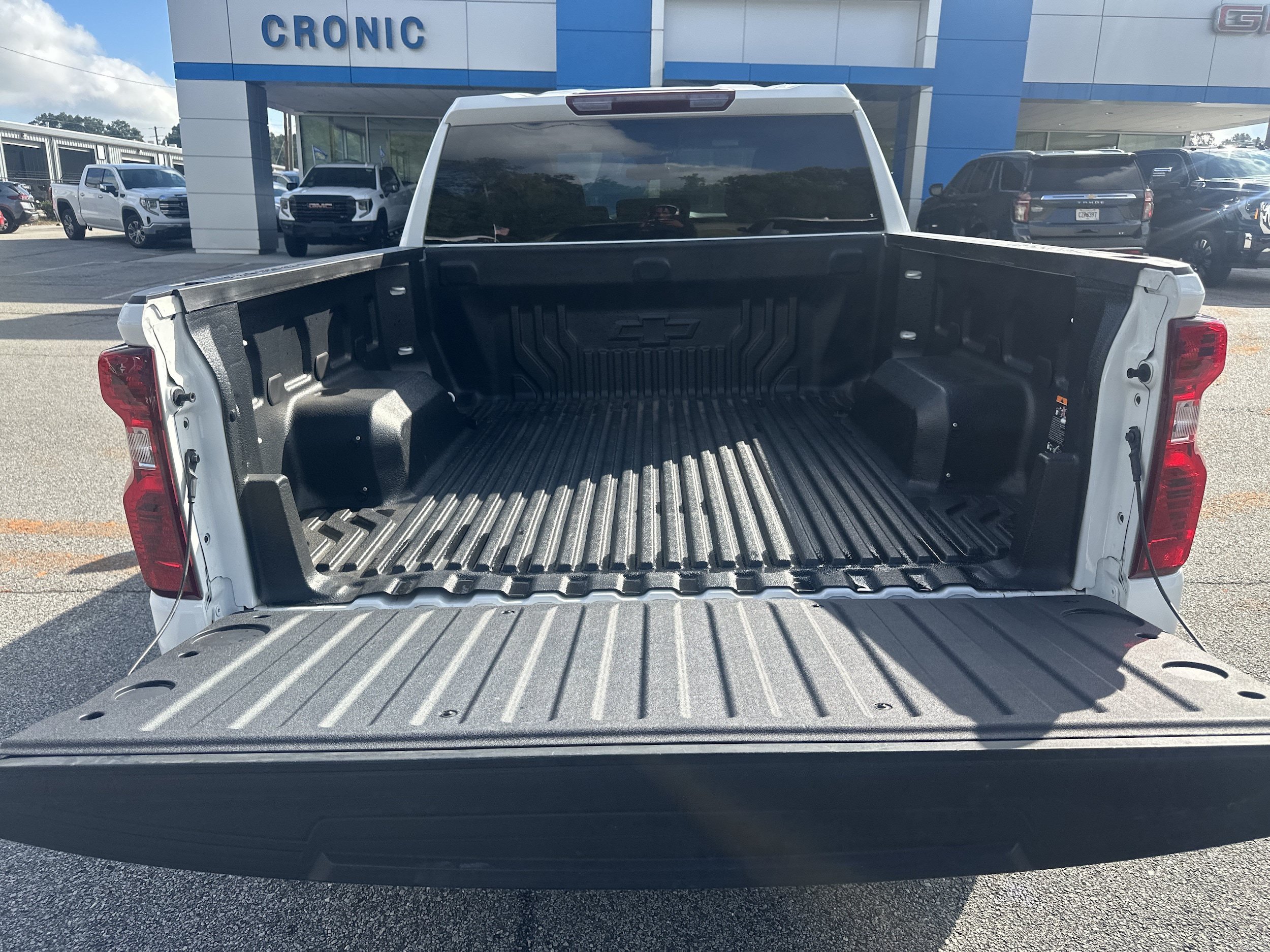 Used 2024 Chevrolet Silverado 1500 Custom w/ Turbomax Blackout Package RWD image 18