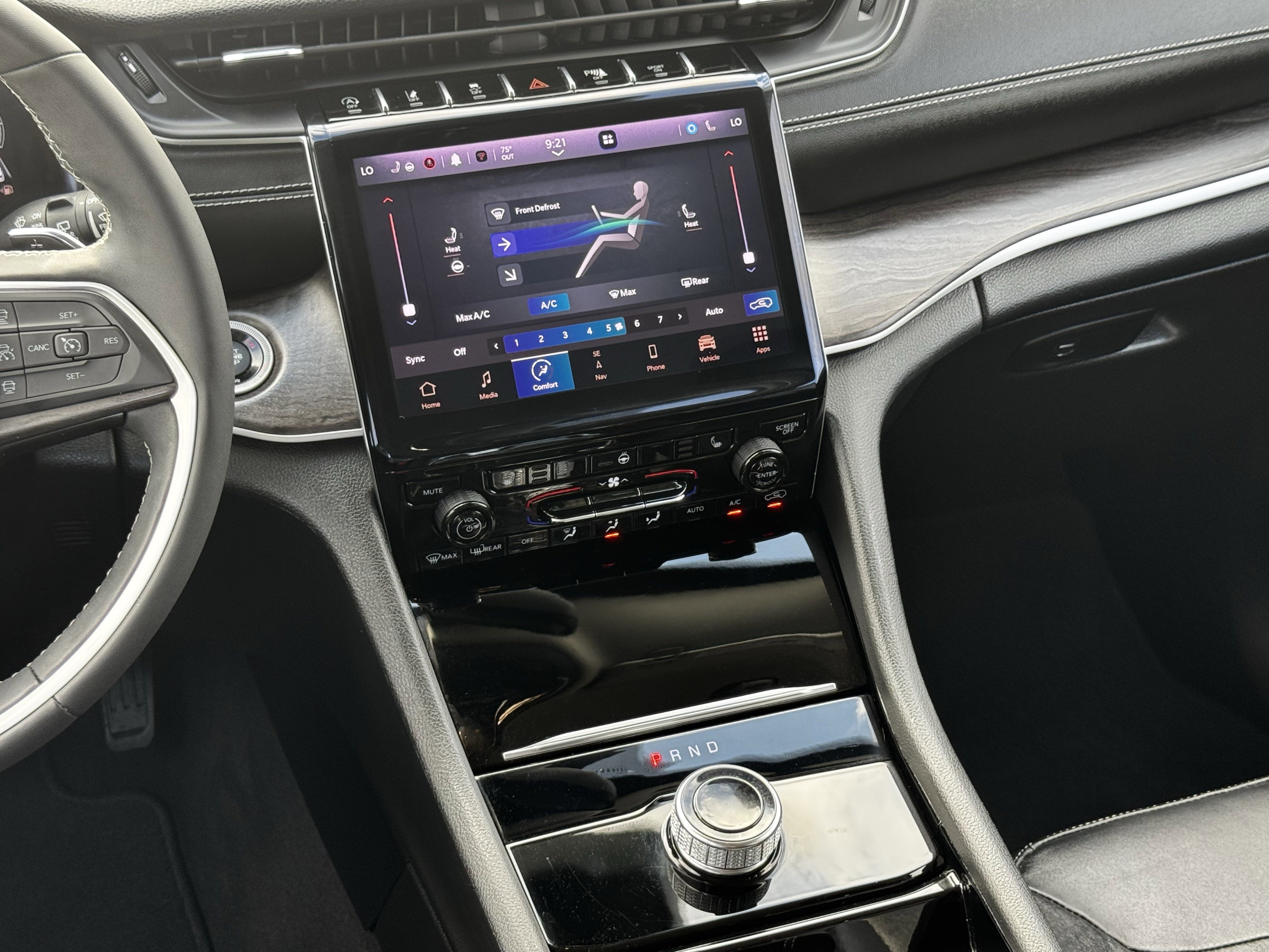 Used 2023 Jeep Grand Cherokee Limited w/ Black Appearance Package image 18