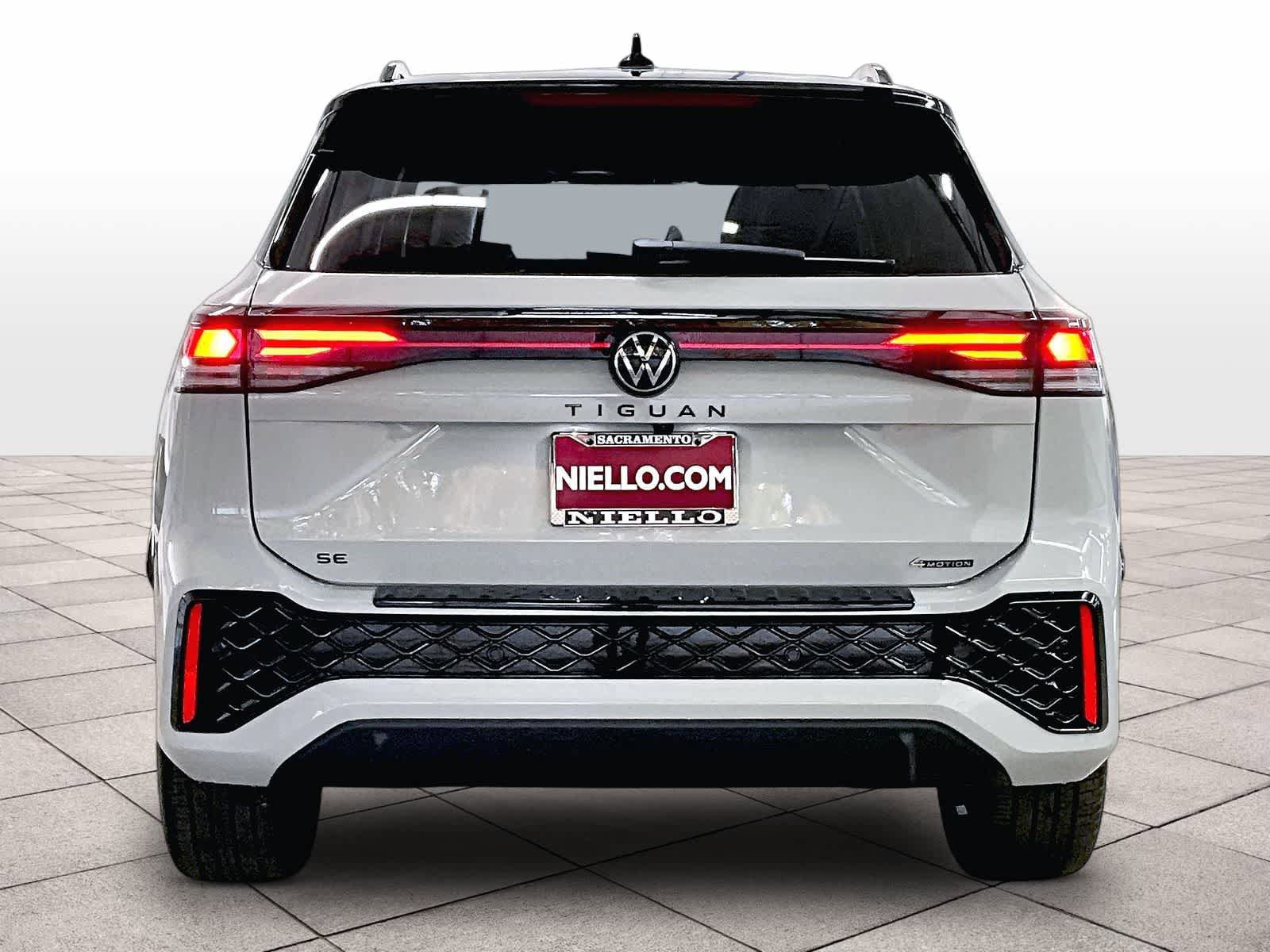 New 2026 Volkswagen Tiguan SE R-Line AWD/4WD image 6