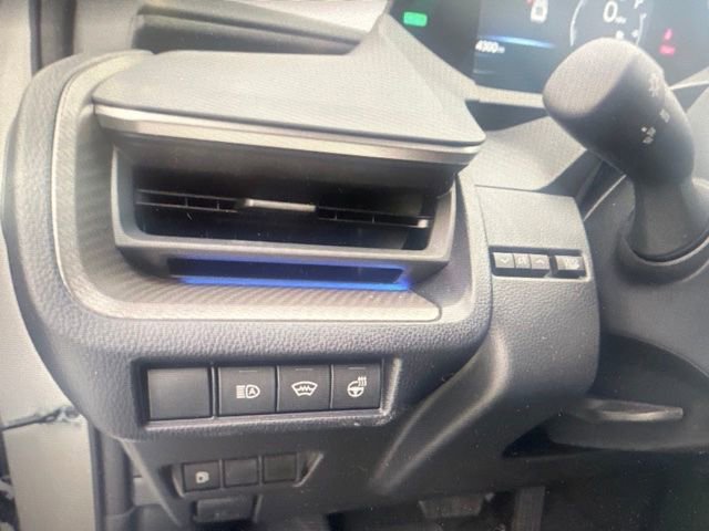 Used 2024 Toyota Prius XLE AWD/4WD image 8
