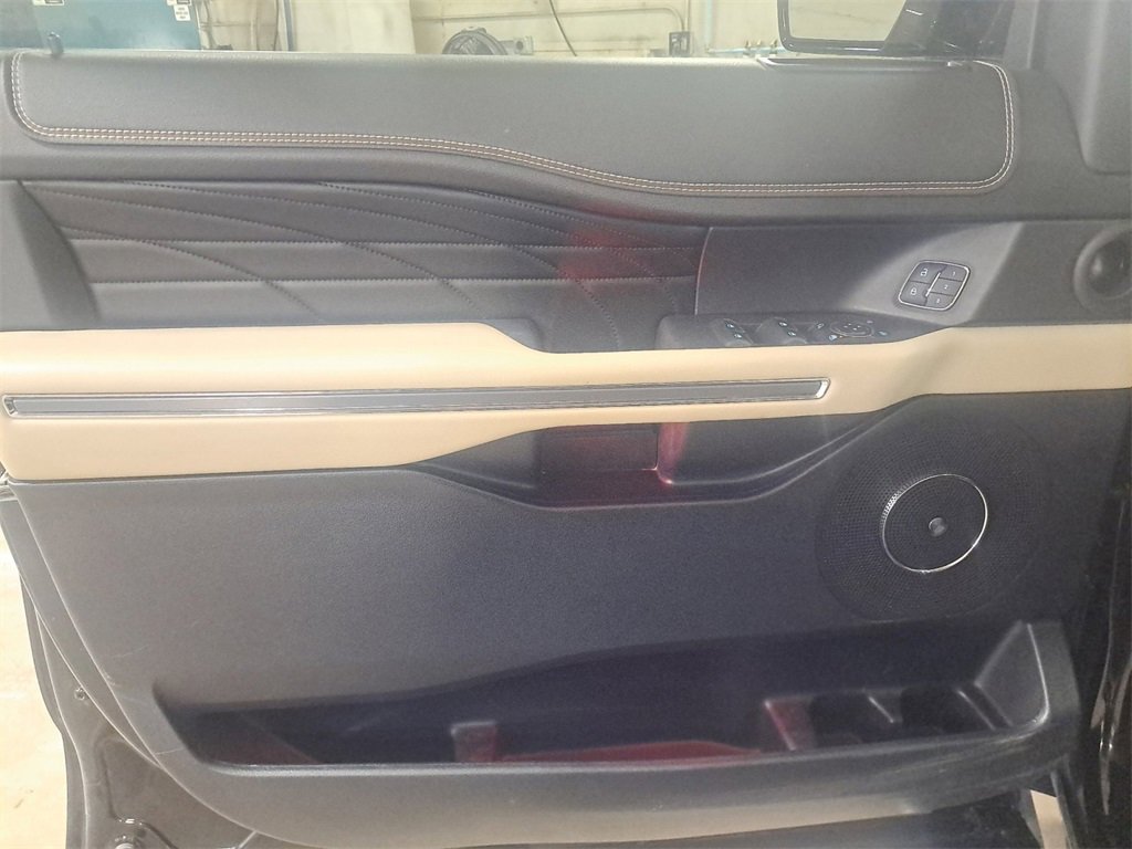 Used 2019 Ford Expedition Platinum image 27