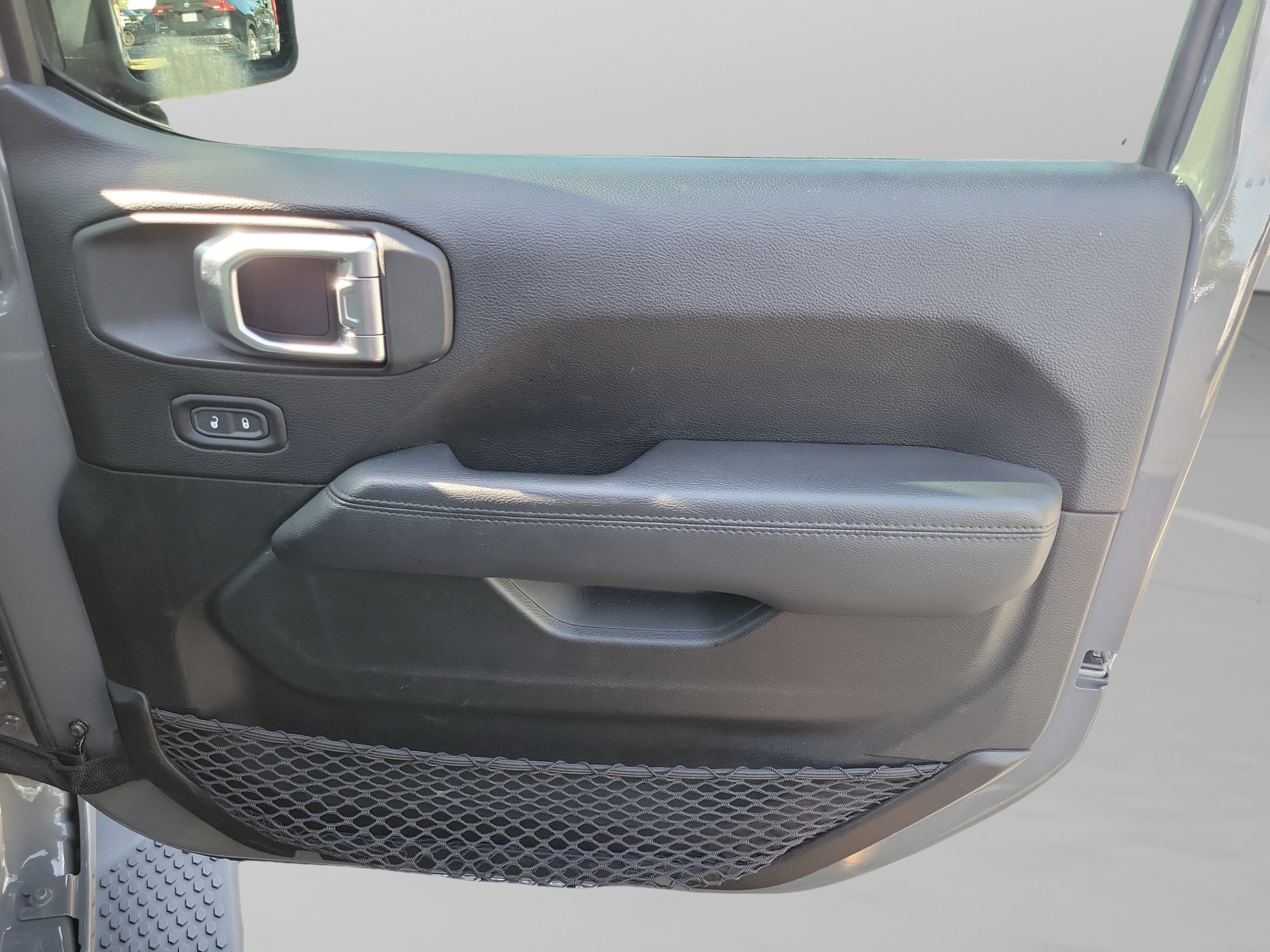 Used 2020 Jeep Wrangler Unlimited Sahara AWD/4WD image 26