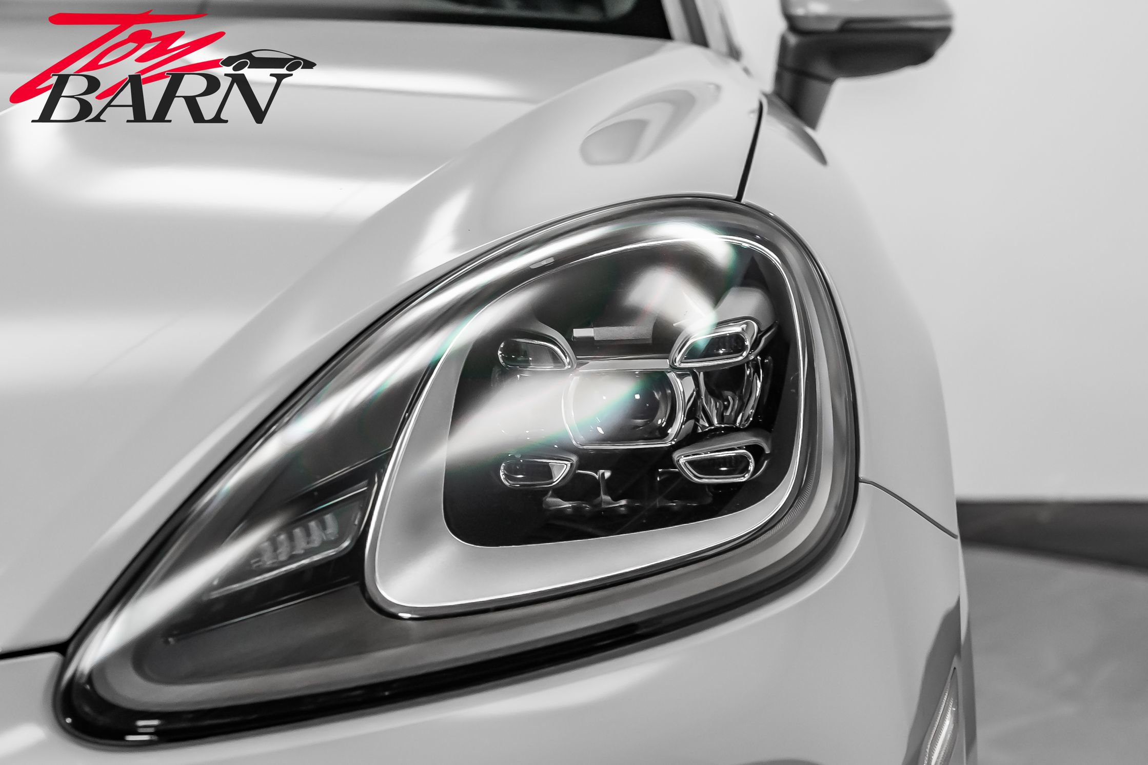 Used 2023 Porsche Cayenne Platinum Edition image 10