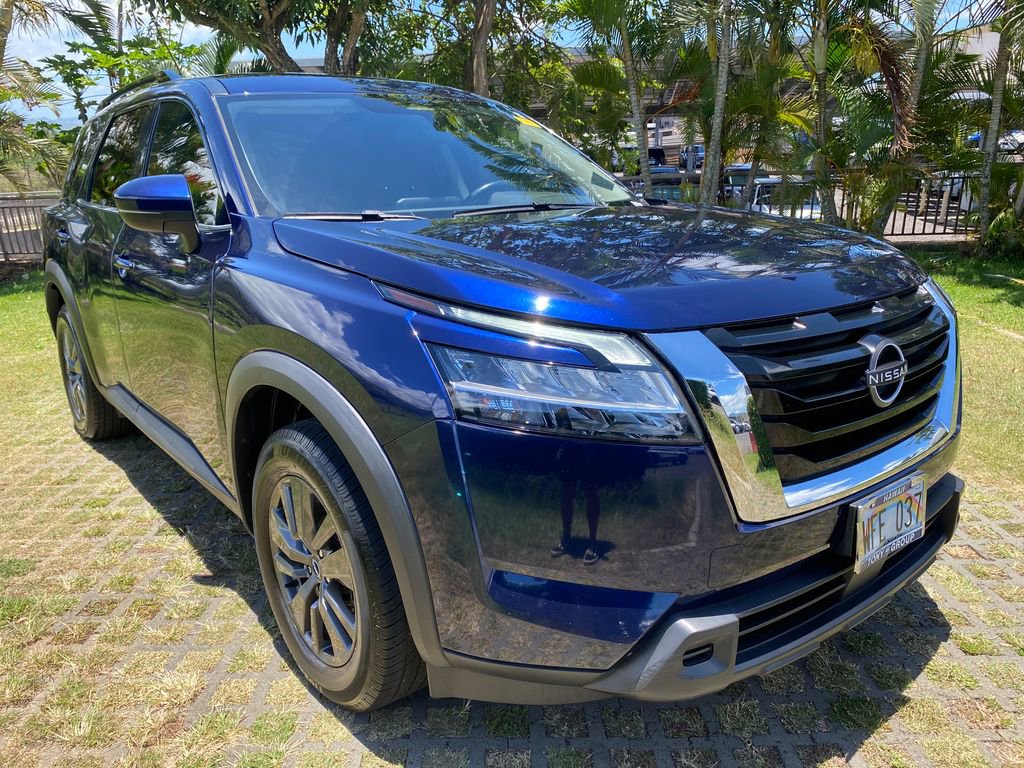 Used 2022 Nissan Pathfinder SV FWD image 1