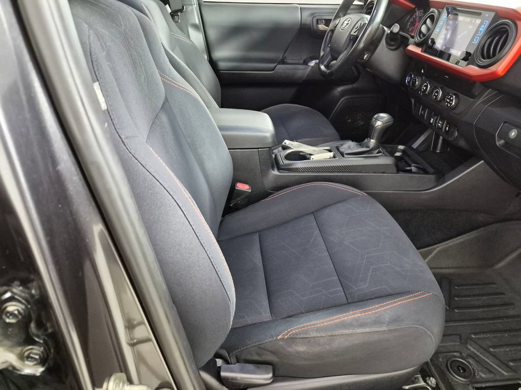 Used 2019 Toyota Tacoma TRD Off-Road AWD/4WD image 27