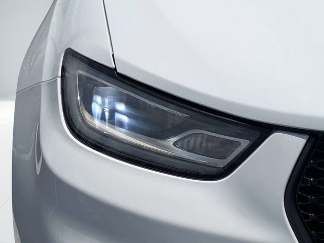 Used 2022 Chrysler Pacifica Limited w/ Uconnect Theater Family Group FWD image 9