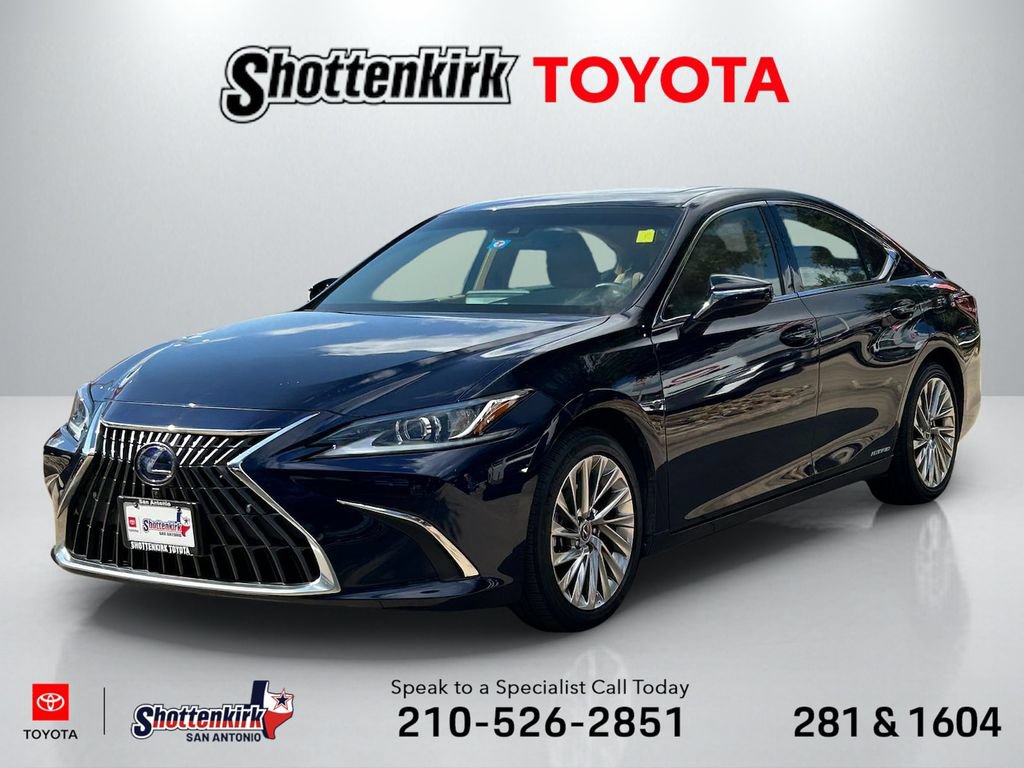 Used 2022 Lexus ES 300h w/ Luxury Package FWD image 1