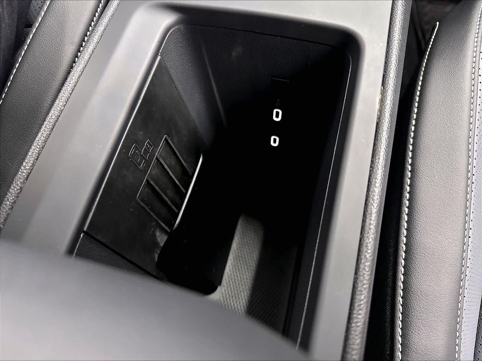 Certified 2026 Volkswagen Tiguan SE R-Line FWD image 18