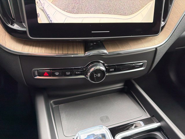 New 2027 Volvo XC60 B5 Ultra AWD/4WD image 19