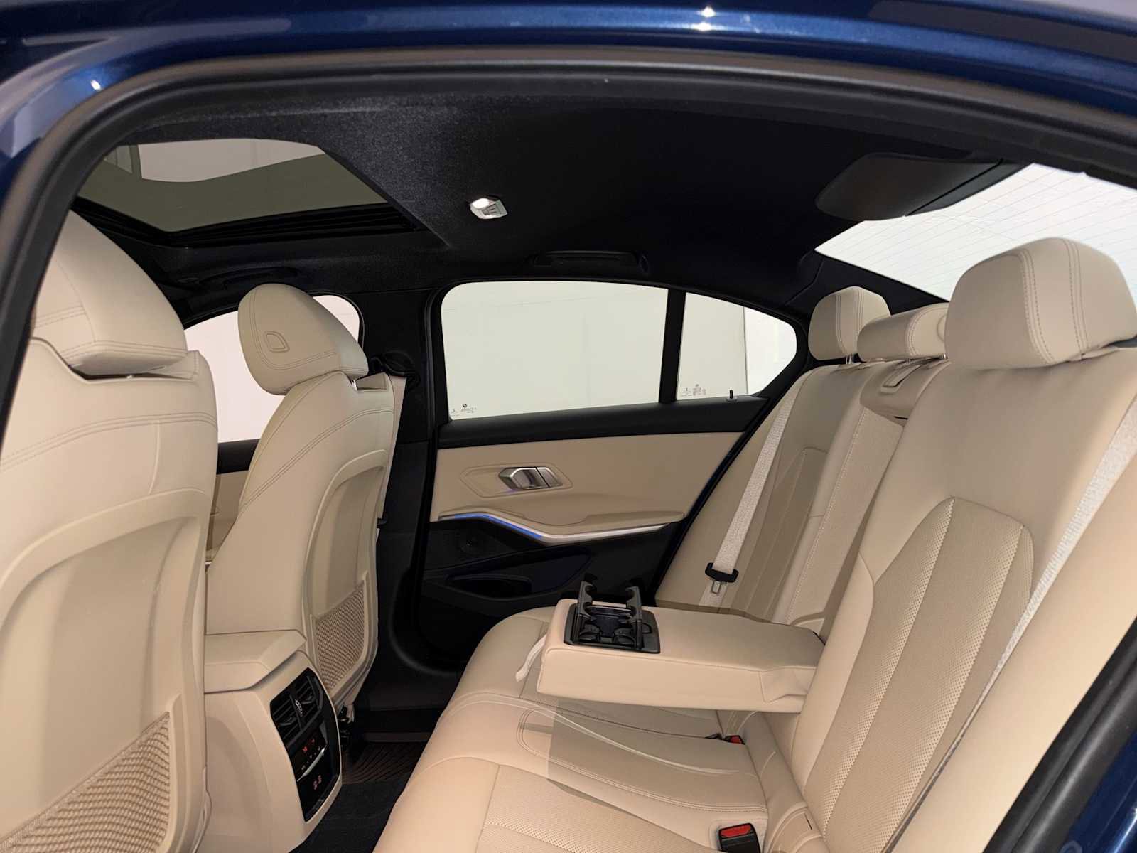 Certified 2022 BMW 330i xDrive Sedan w/ Driving Assistance Package AWD/4WD image 23