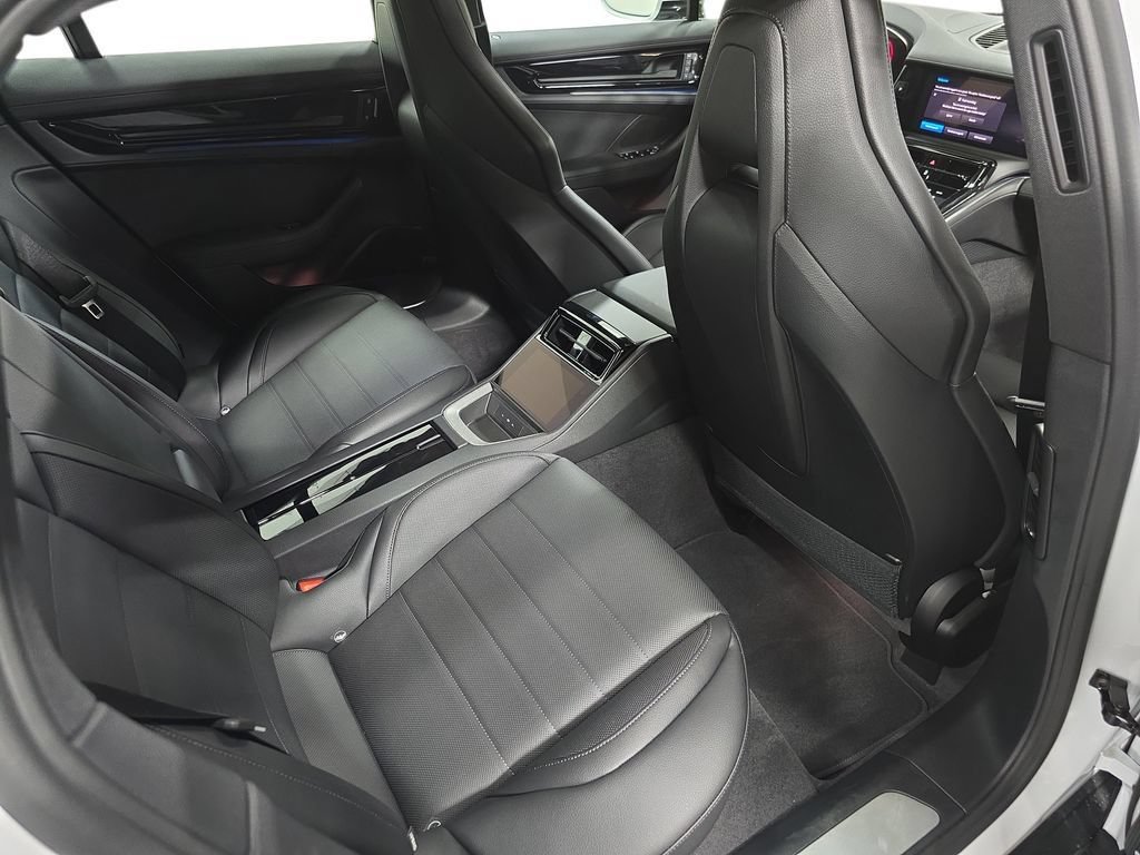 Certified 2025 Porsche Panamera RWD image 25