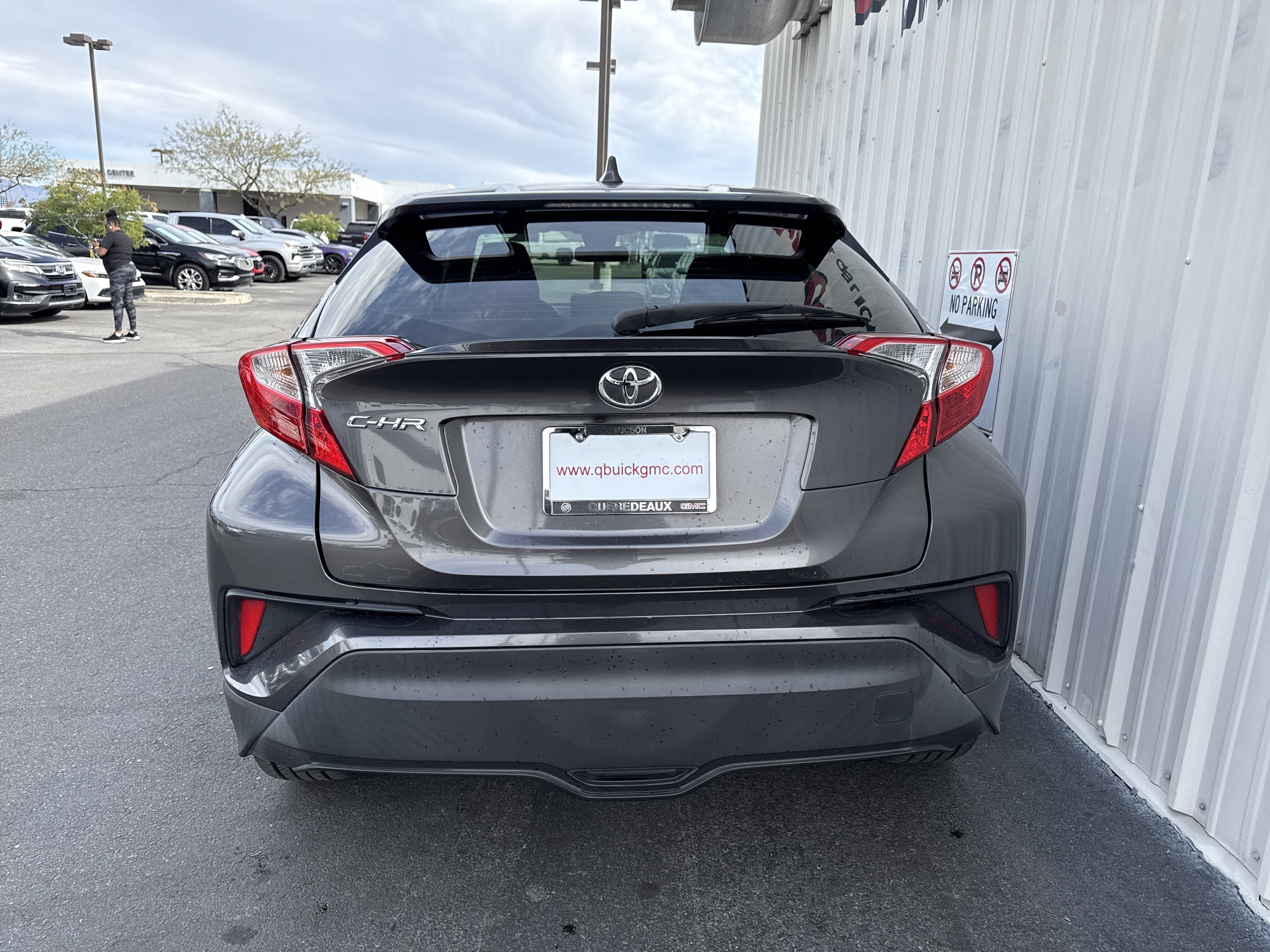 Used 2020 Toyota C-HR XLE image 6