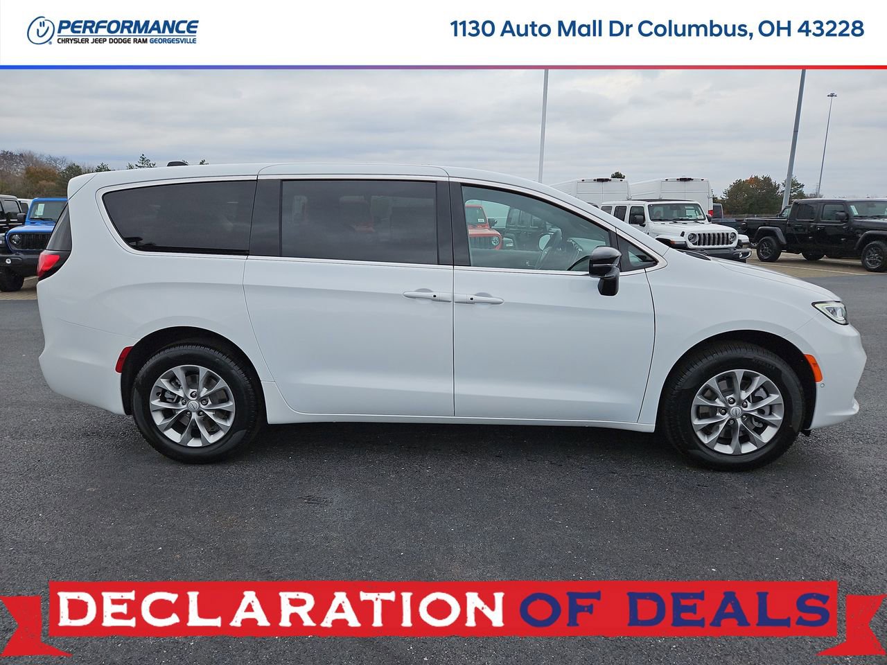New 2026 Chrysler Pacifica Select image 8