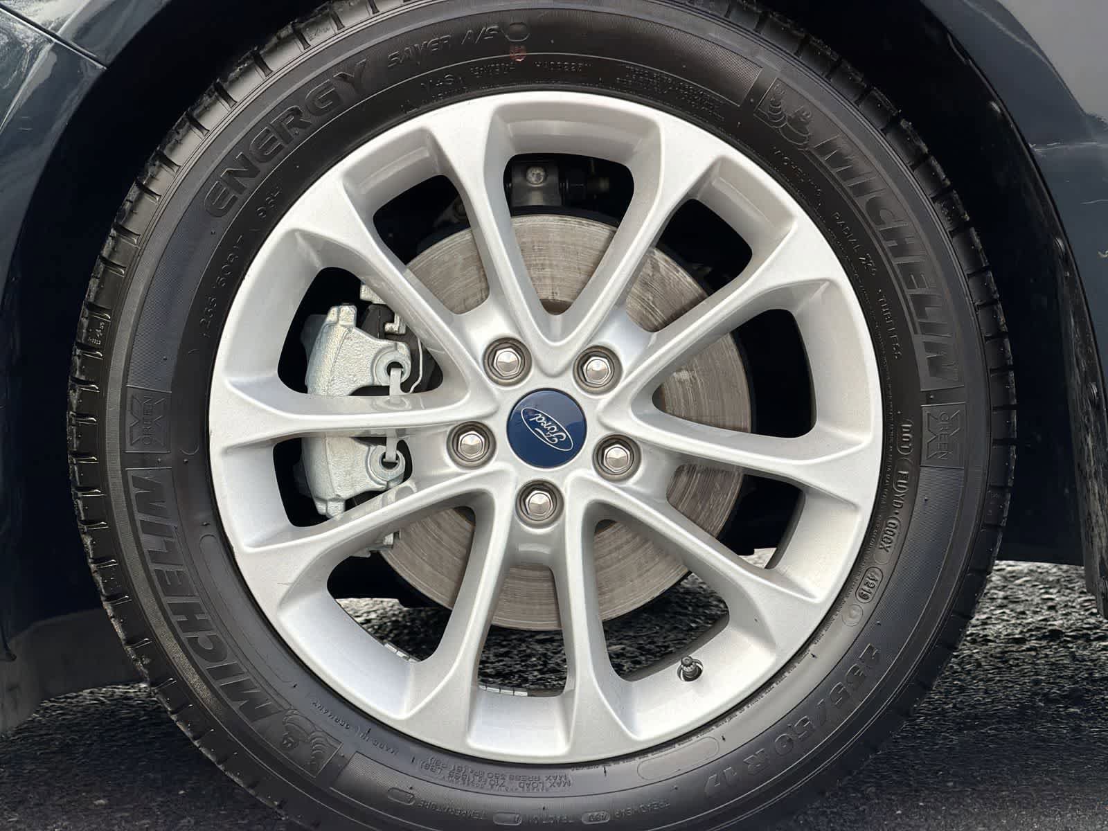 Used 2020 Ford Fusion SE FWD image 14