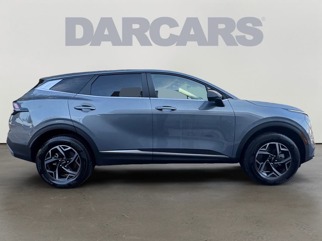 Used 2025 Kia Sportage LX image 8