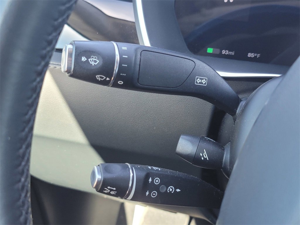 Used 2015 Tesla Model S image 32