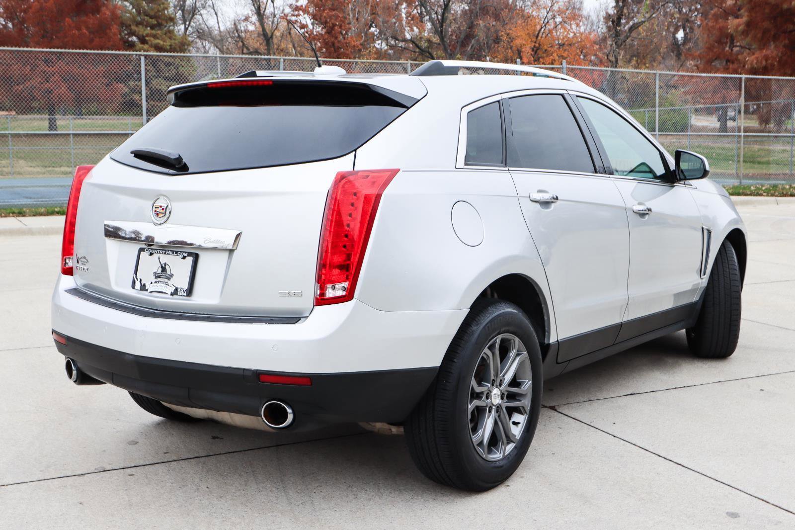 Used 2015 Cadillac SRX Luxury image 14