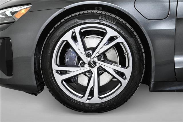 Used 2024 Audi e-tron GT Premium Plus image 25