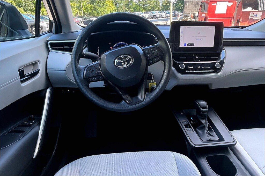 Used 2026 Toyota Corolla Cross L FWD image 7