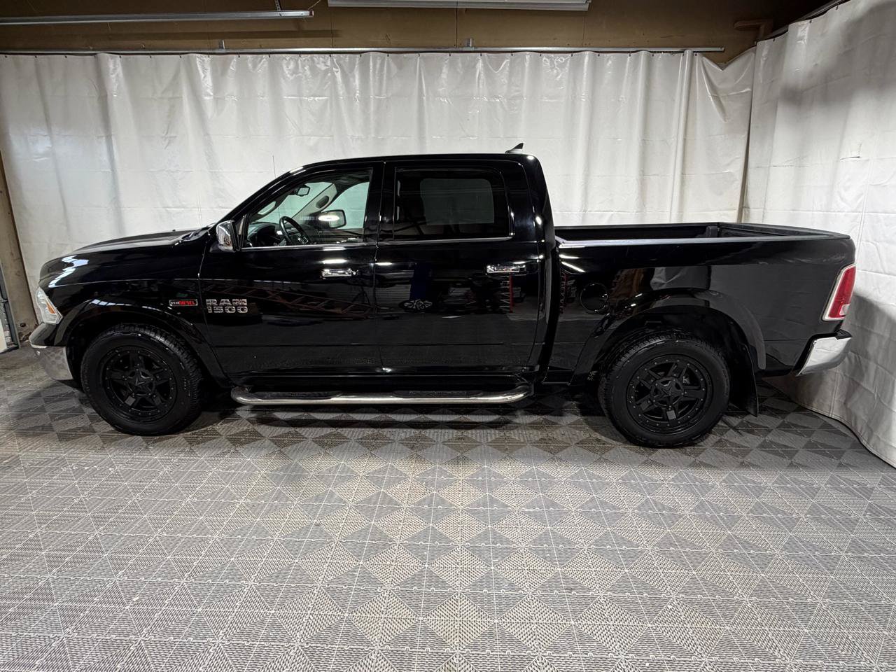 Used 2015 RAM 1500 Laramie w/ Convenience Group AWD/4WD image 5