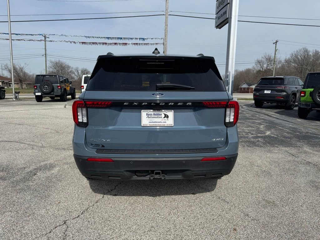 Used 2025 Ford Explorer Active image 4