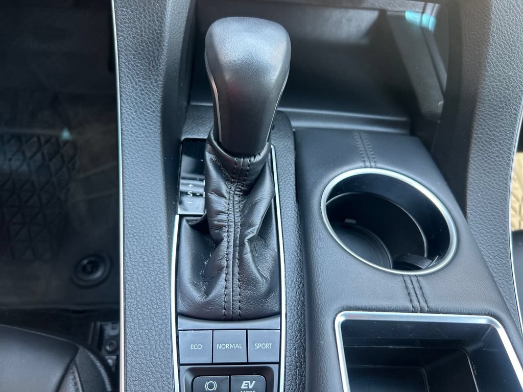 Certified 2021 Toyota Avalon XLE FWD image 25