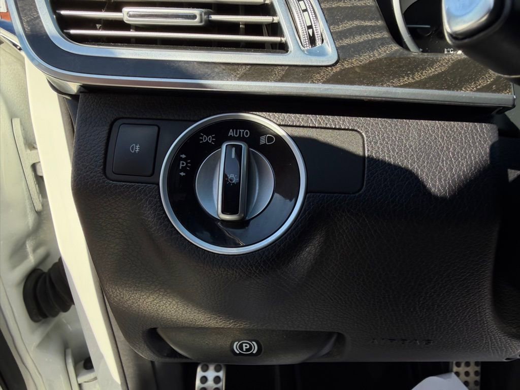 Used 2016 Mercedes-Benz E 350 Sedan image 21
