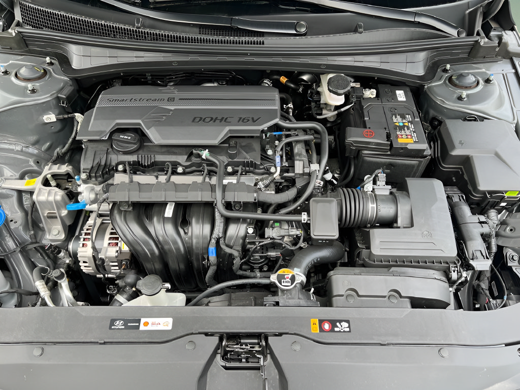 Certified 2026 Hyundai Elantra Sport FWD image 9