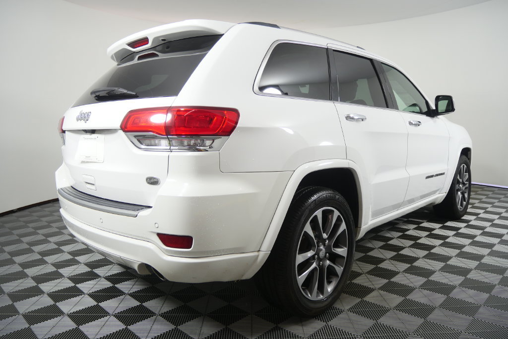 Used 2018 Jeep Grand Cherokee Overland RWD image 4