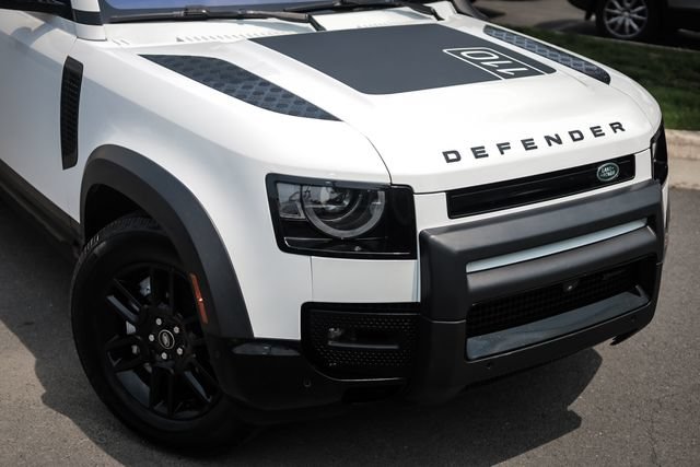 Used 2022 Land Rover Defender 110 X-Dynamic SE AWD/4WD image 2