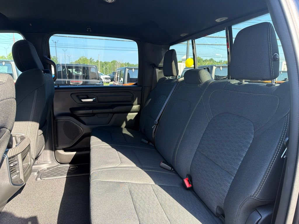 New 2027 RAM 1500 Express AWD/4WD image 17