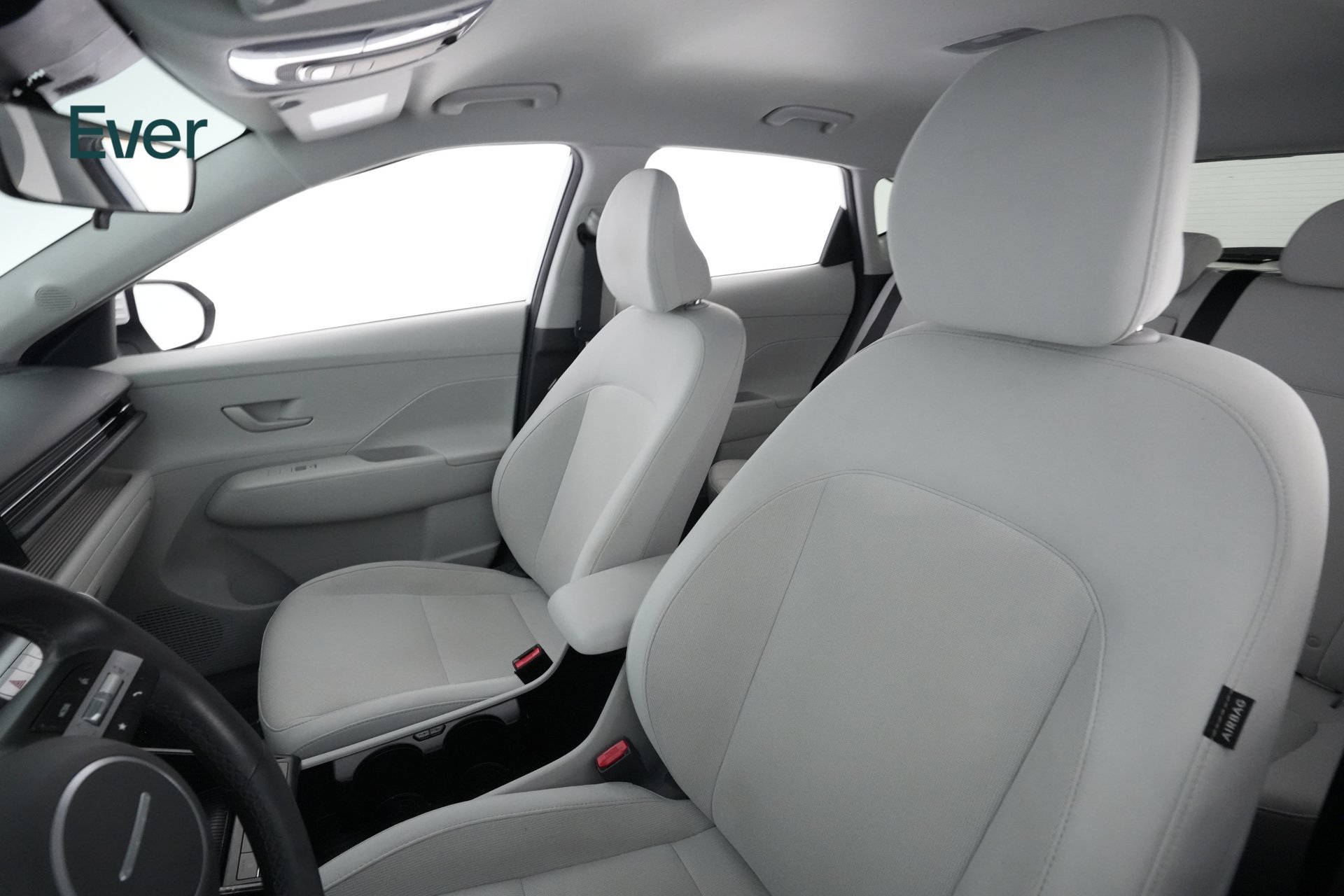 Used 2024 Hyundai Kona SEL FWD image 4