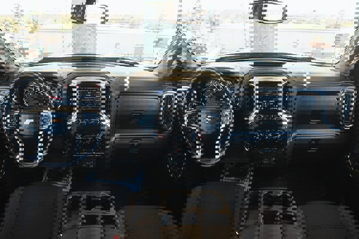 Used 2019 Chevrolet Silverado 1500 LT w/ Texas Edition image 9